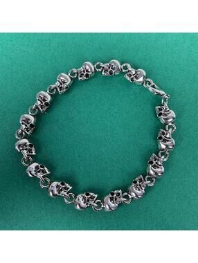 Emo y2k punk style skull head silver bracelet. Great quality! 8.5 inches length